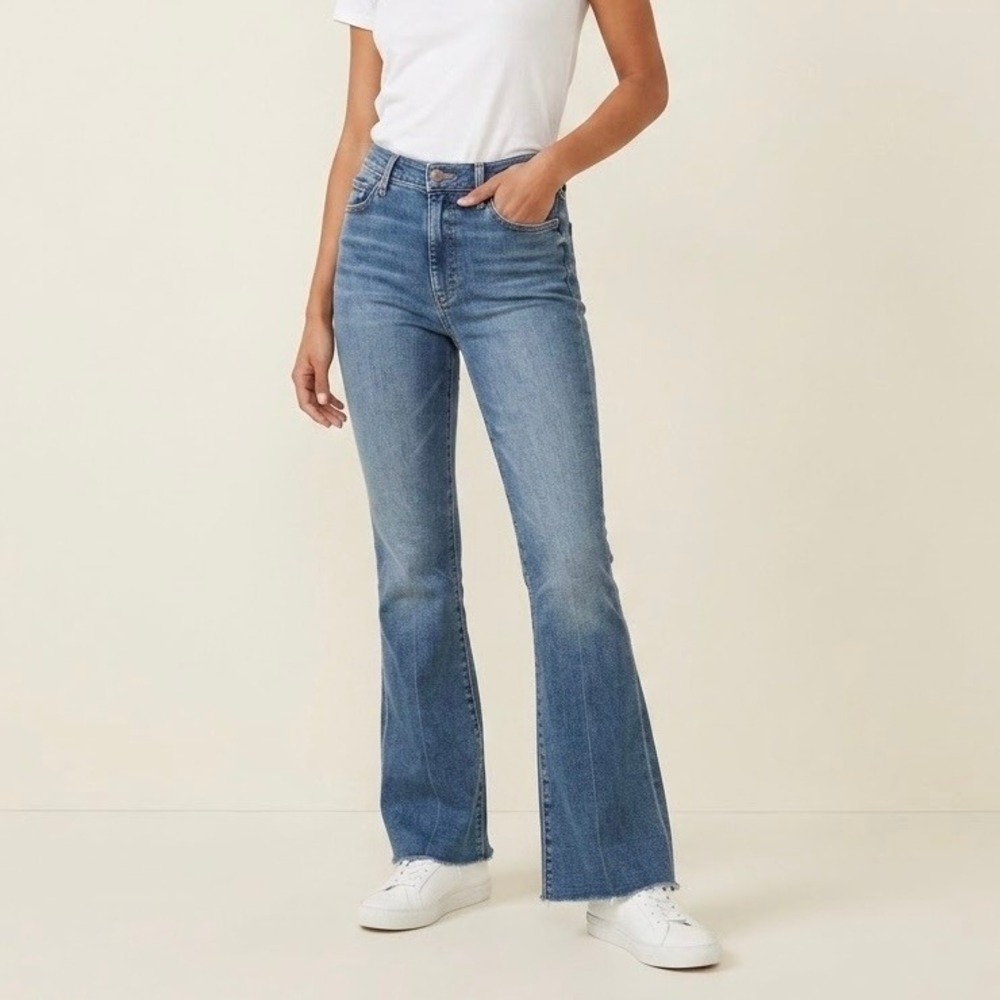 Mother The Weekender Fray Flare Raw Hem Jeans Walking On Coals Size 30